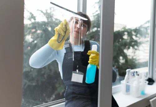 Nettoyage de vitres intérieures et extérieures à Eu